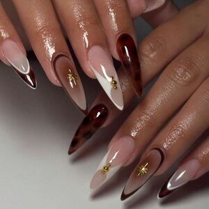 24pc Press On Nail Set from the Nail Bar 💅